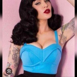 ISO (Seeking Do Not Buy) Vixen Maneater Top Size Large